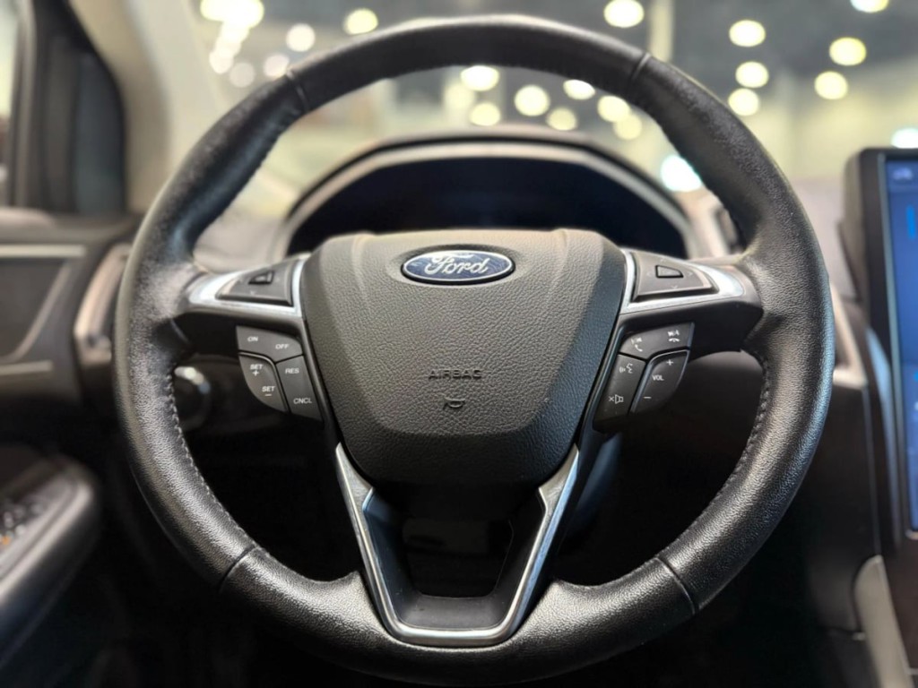 2021 Ford Edge Image 18
