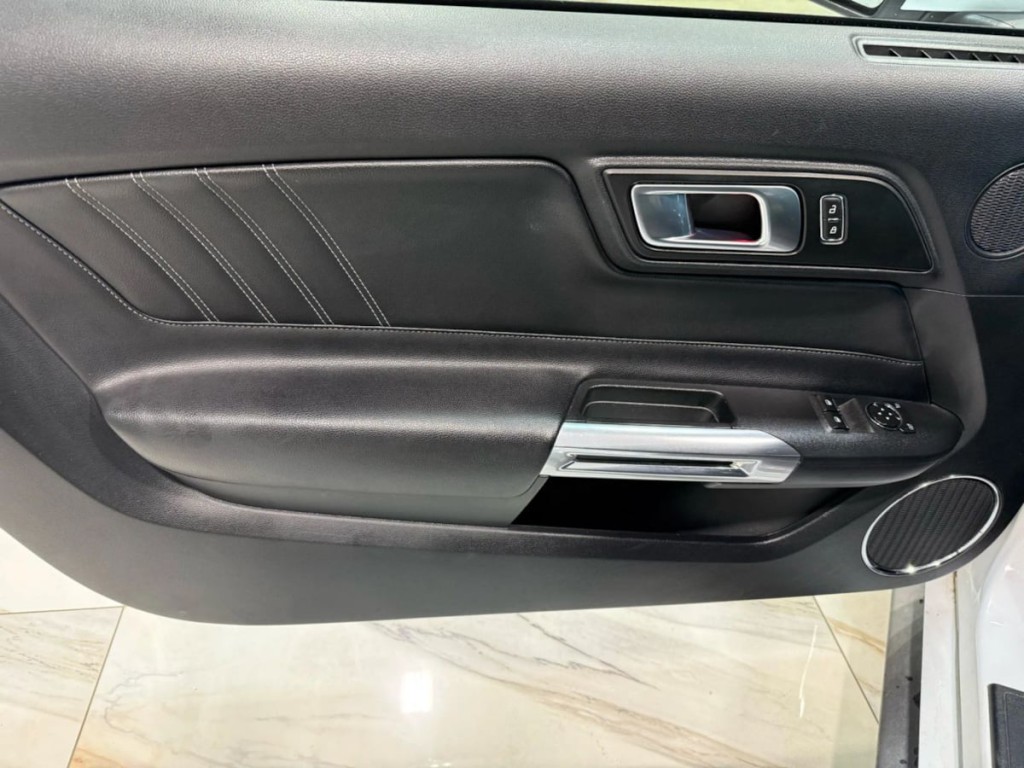 2020 Ford Mustang Image 13