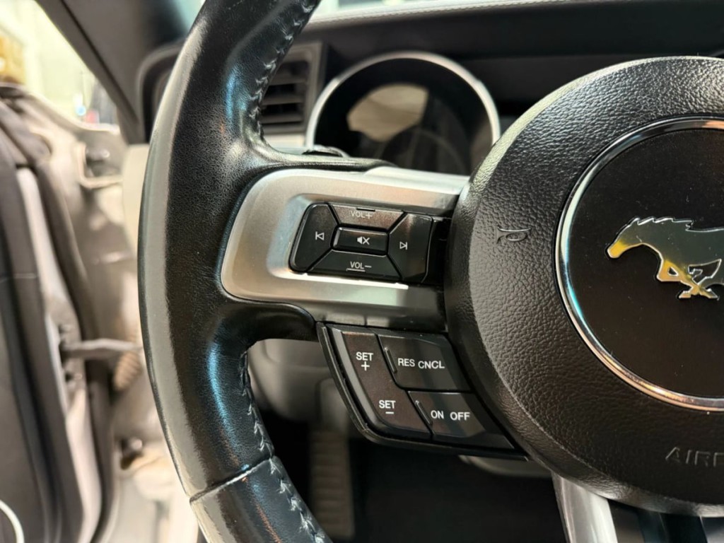 2020 Ford Mustang Image 17