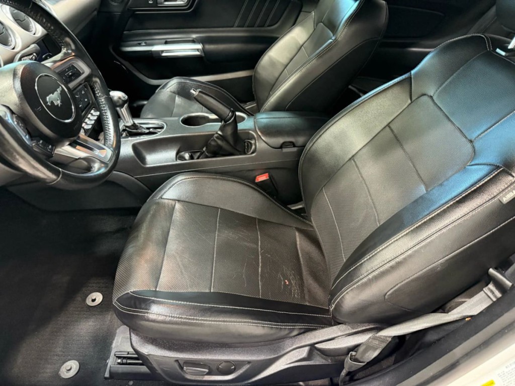 2020 Ford Mustang Image 24