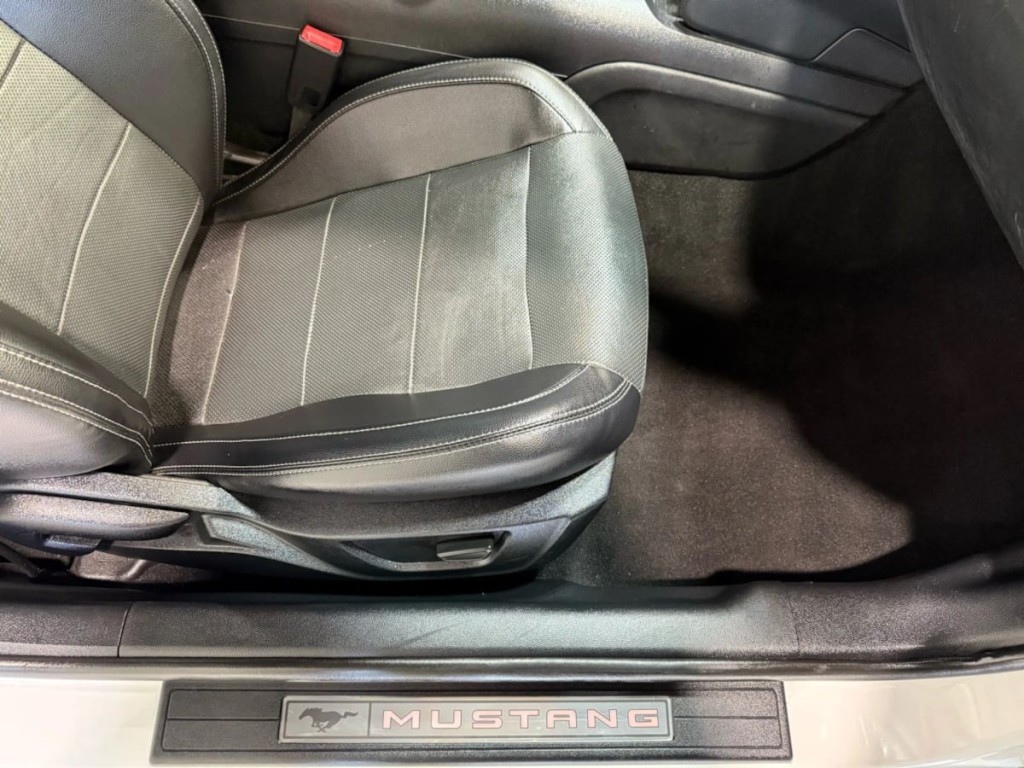 2020 Ford Mustang Image 30