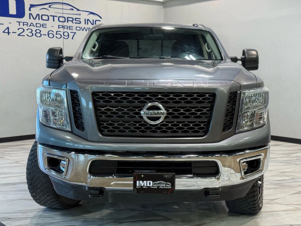 2019 Nissan Titan Image 3