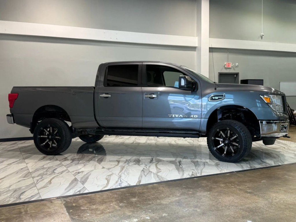 2019 Nissan Titan Image 5