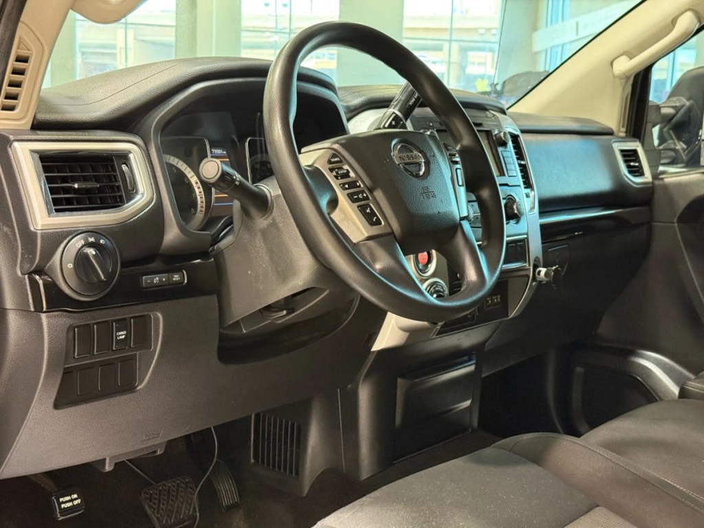 2019 Nissan Titan Image 10