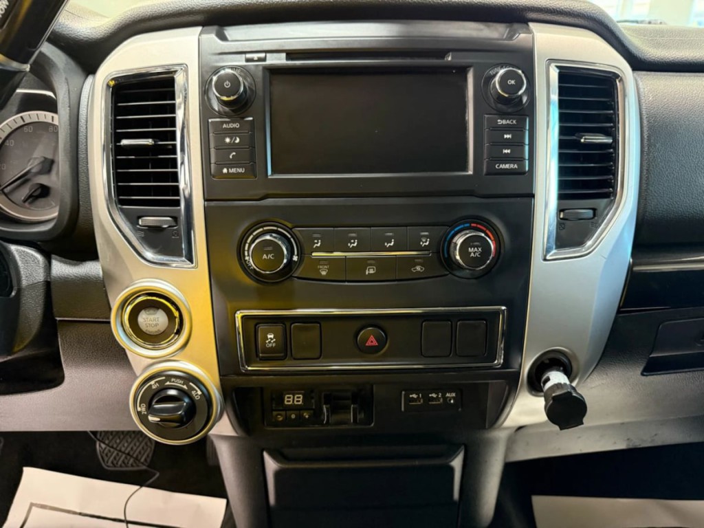 2019 Nissan Titan Image 16