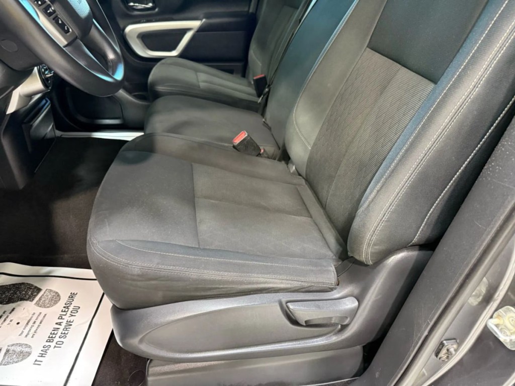 2019 Nissan Titan Image 17