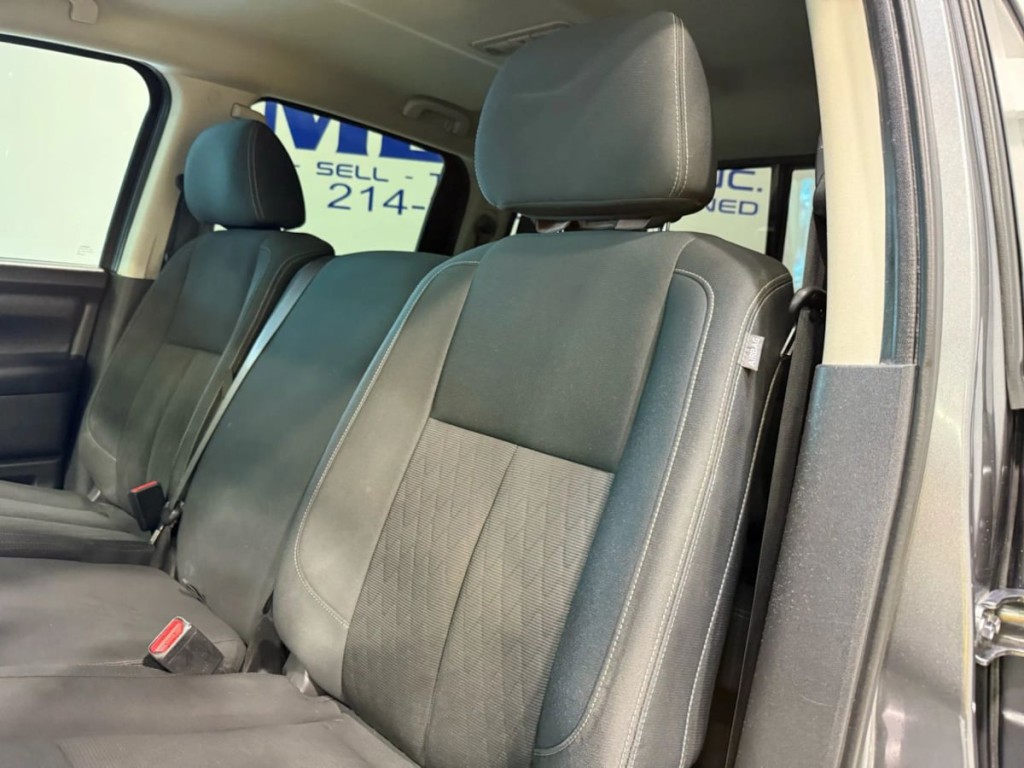 2019 Nissan Titan Image 18
