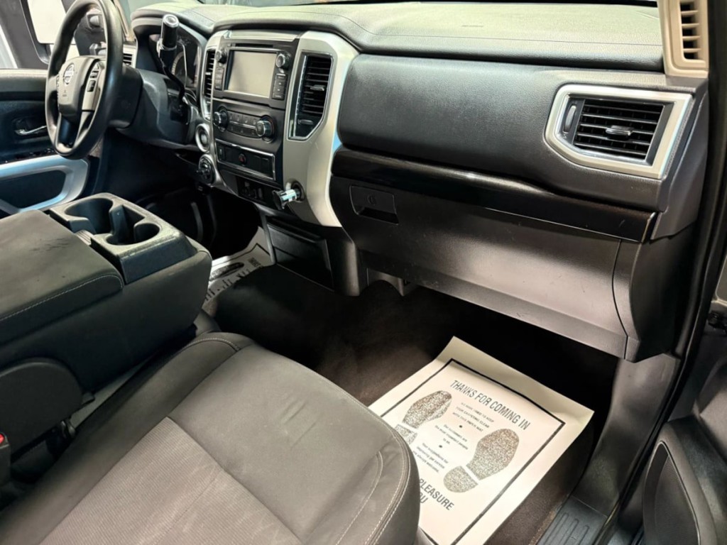 2019 Nissan Titan Image 21