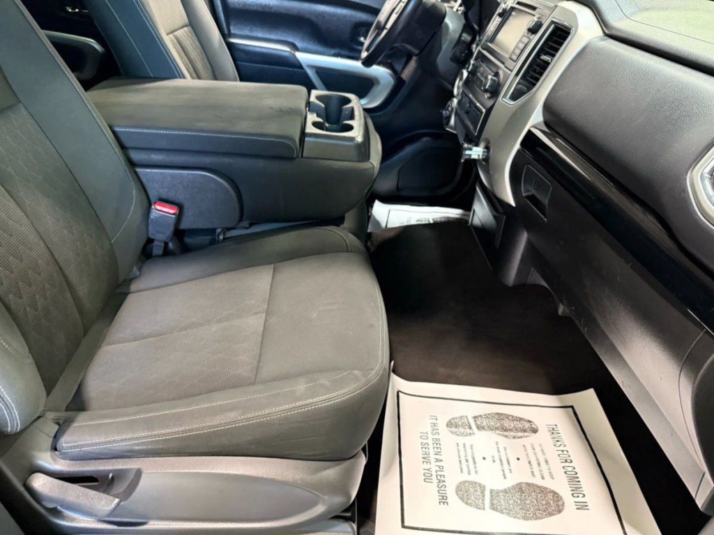 2019 Nissan Titan Image 22