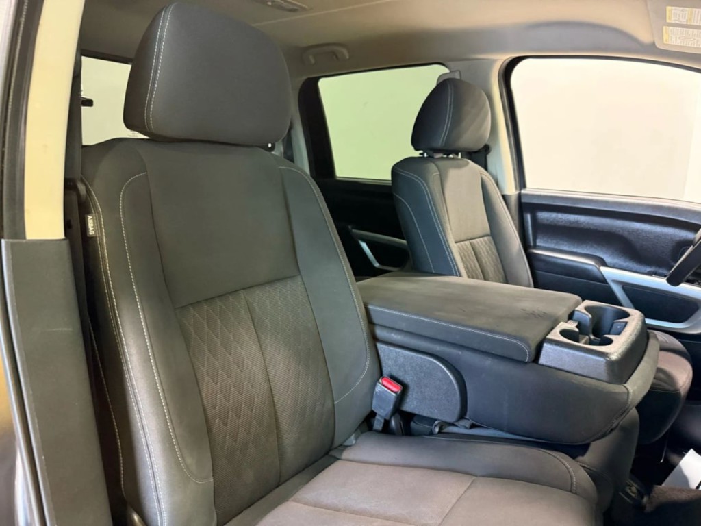 2019 Nissan Titan Image 23