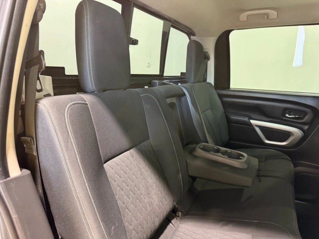 2019 Nissan Titan Image 25