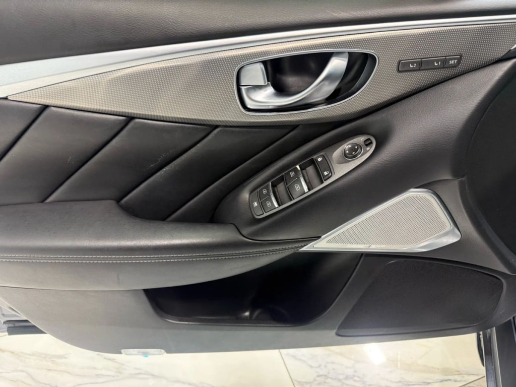 2017 INFINITI Q50 Image 11