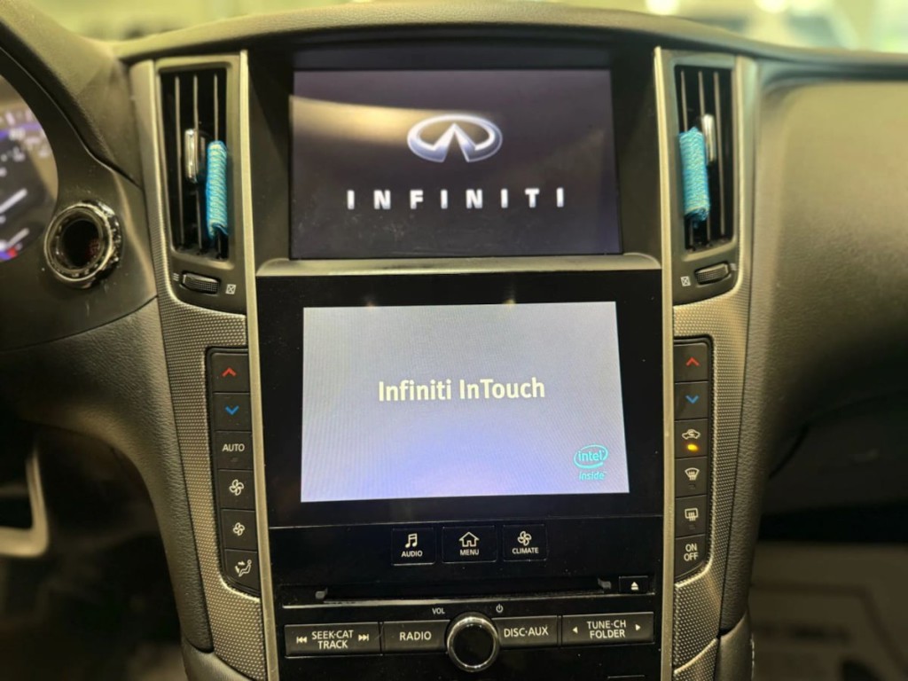 2017 INFINITI Q50 Image 17