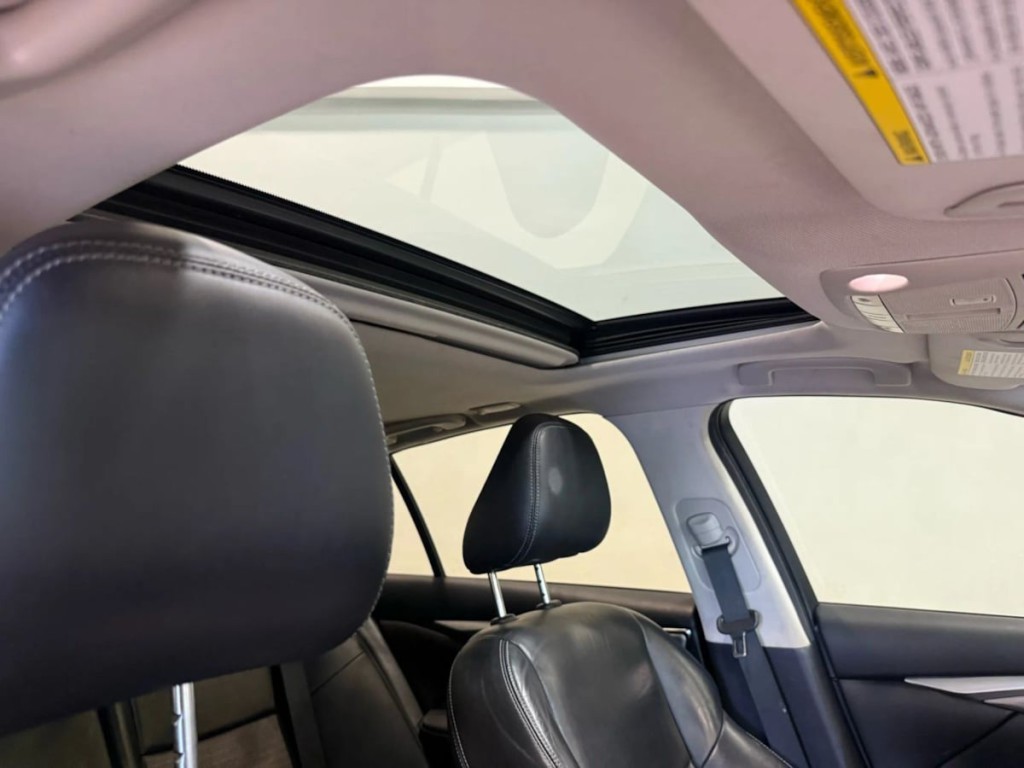2017 INFINITI Q50 Image 28