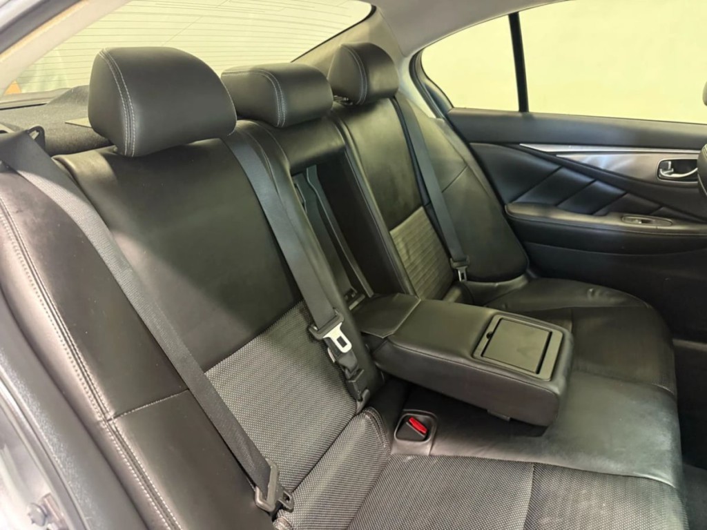 2017 INFINITI Q50 Image 30