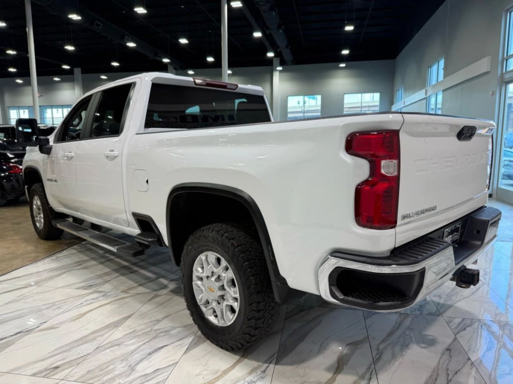 2023 Chevrolet Silverado 1500 Image 13