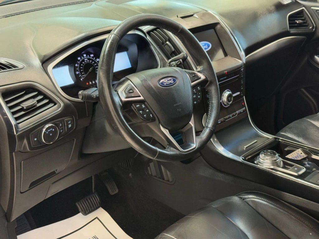 2019 Ford Edge Image 12