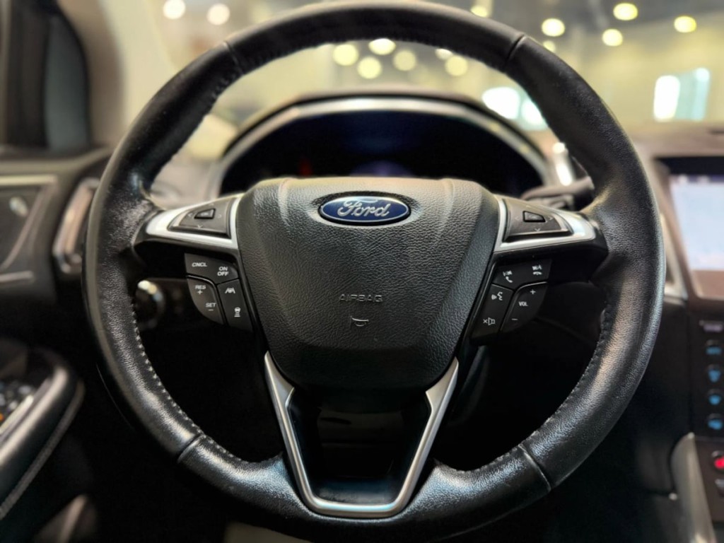 2019 Ford Edge Image 17