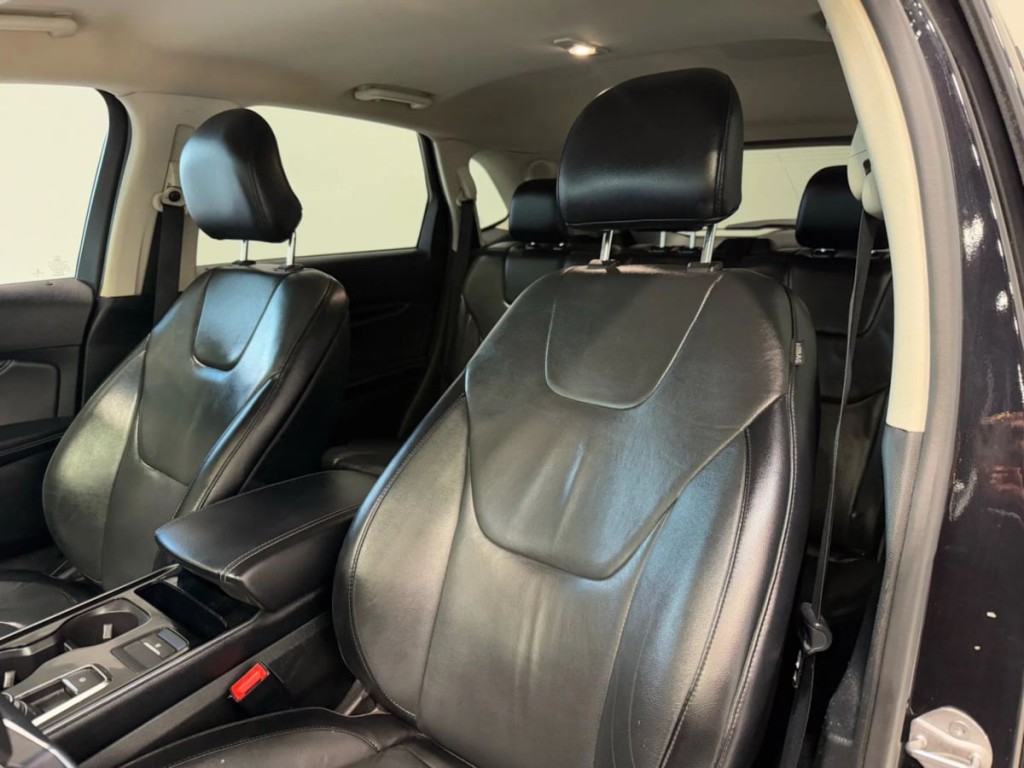 2019 Ford Edge Image 23
