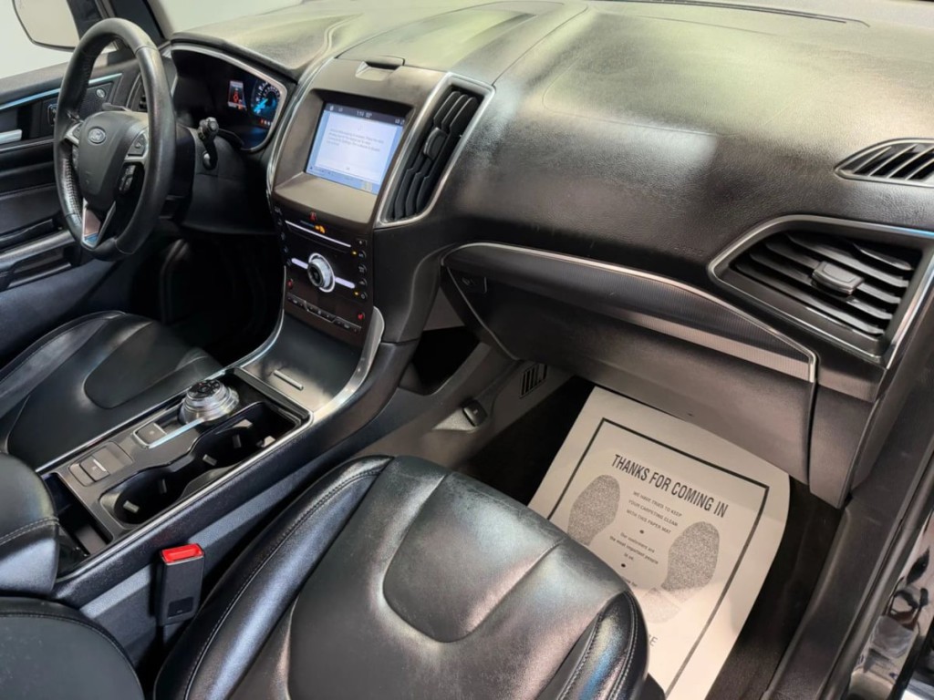 2019 Ford Edge Image 27