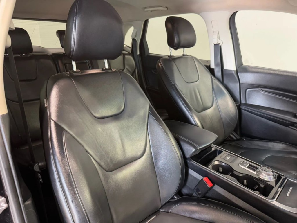 2019 Ford Edge Image 30