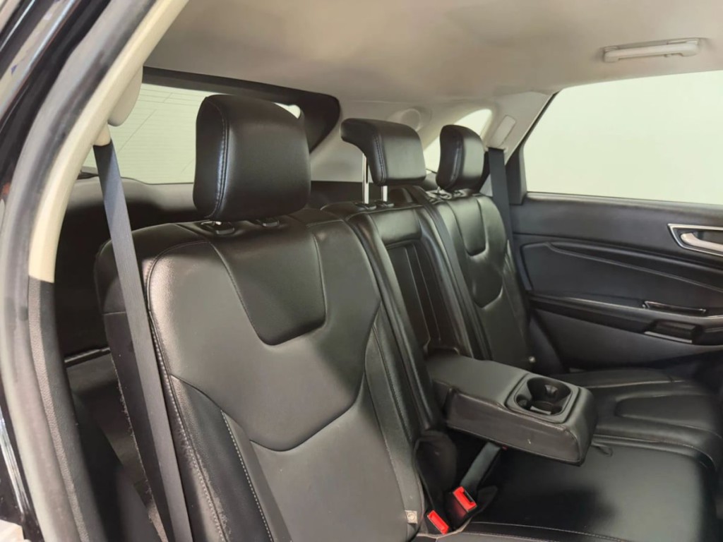 2019 Ford Edge Image 32