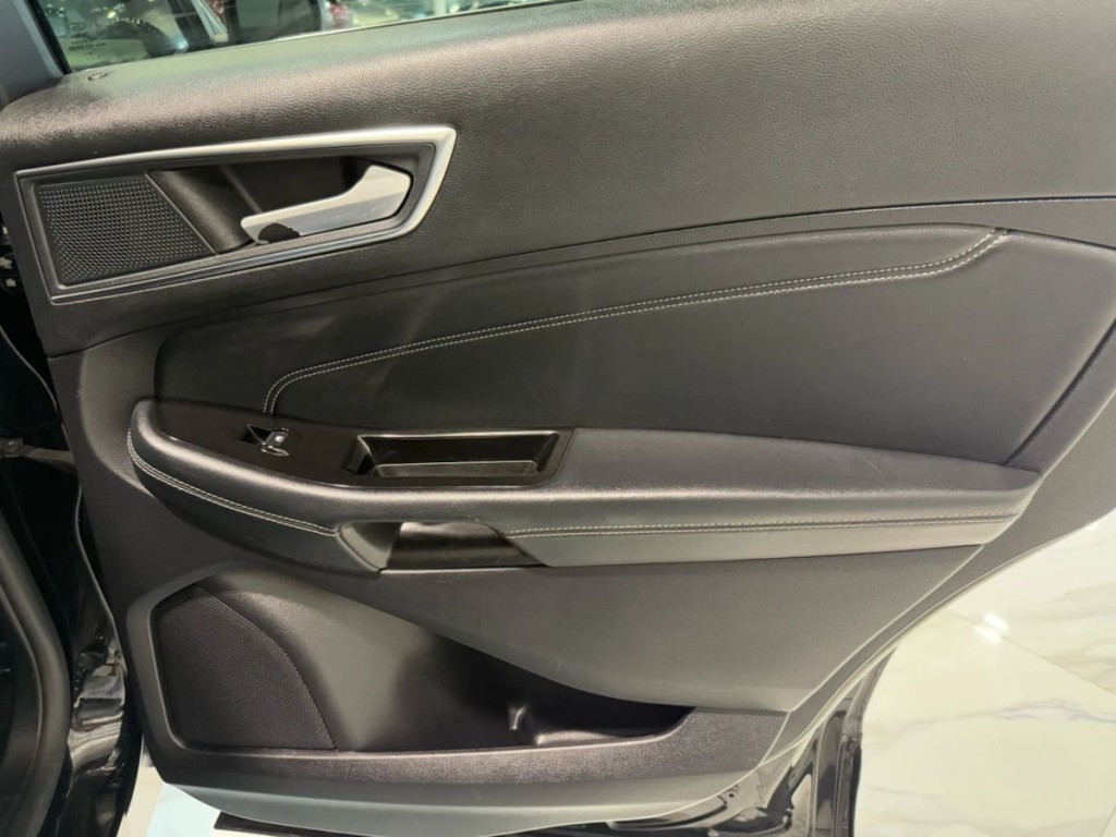 2019 Ford Edge Image 34
