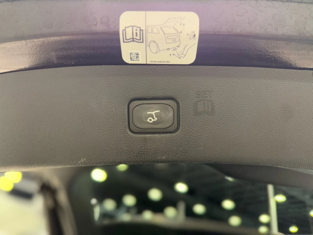 2019 Ford Edge Image 38