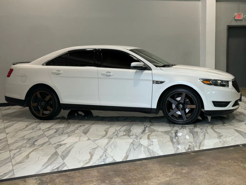 2016 Ford Taurus Image 5