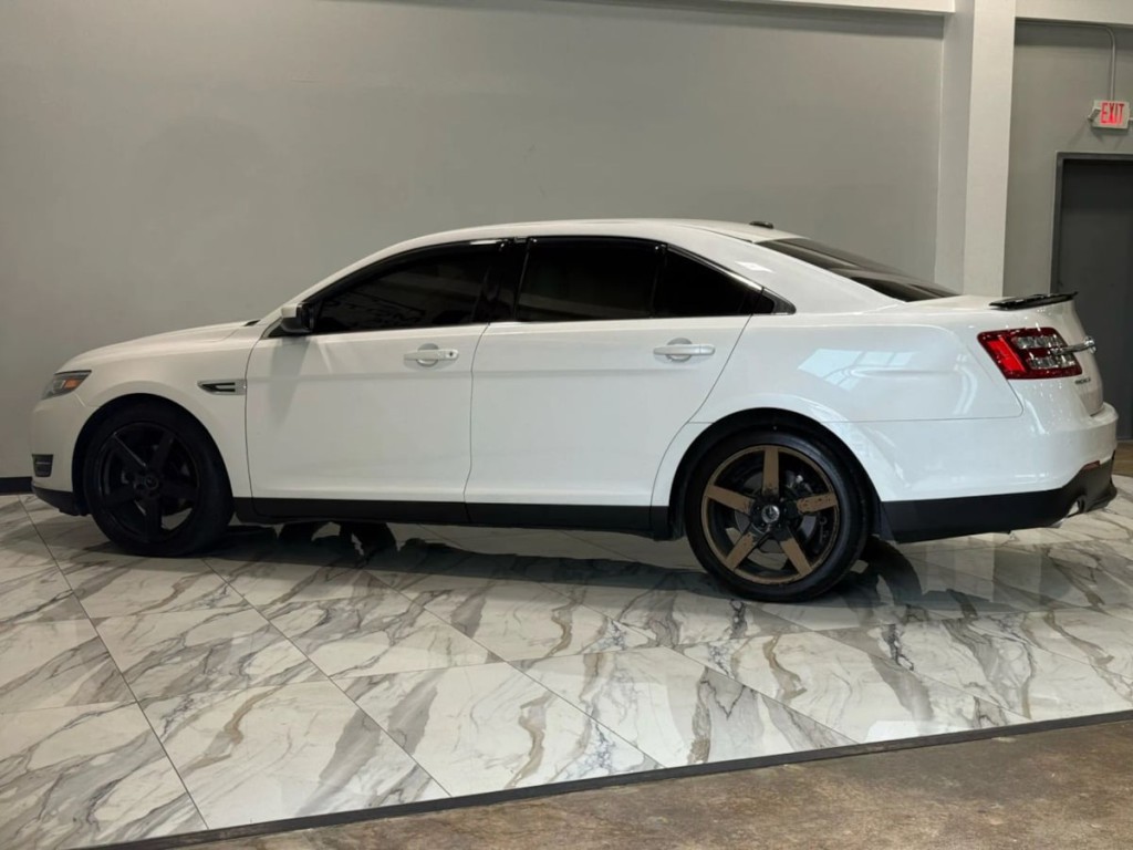 2016 Ford Taurus Image 8