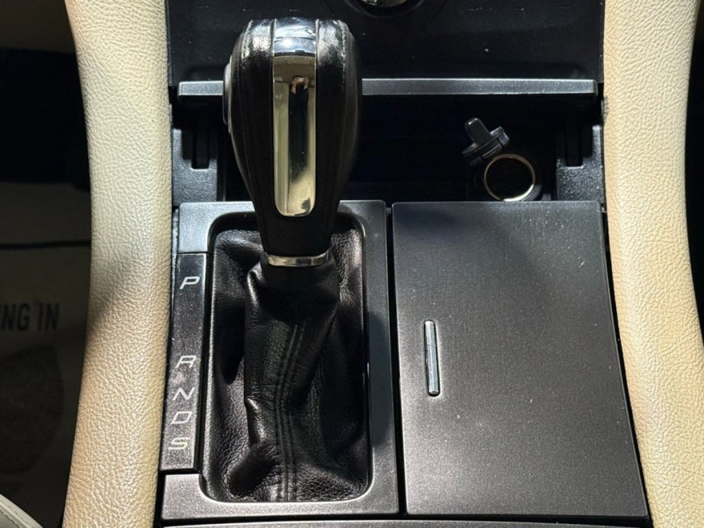 2016 Ford Taurus Image 14