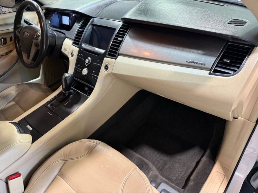2016 Ford Taurus Image 27