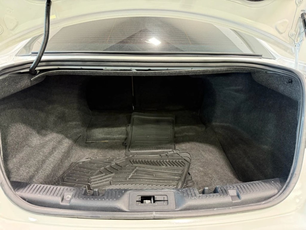 2016 Ford Taurus Image 32