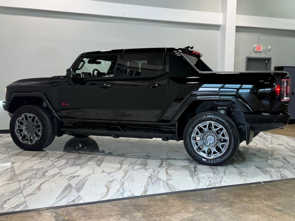 2024 GMC HUMMER EV Pickup Image 9
