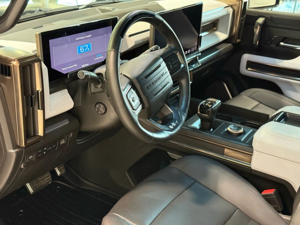 2024 GMC HUMMER EV Pickup Image 16