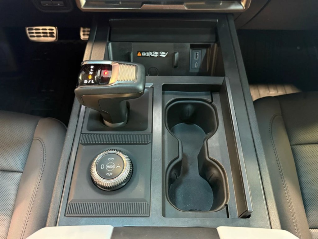2024 GMC HUMMER EV Pickup Image 19