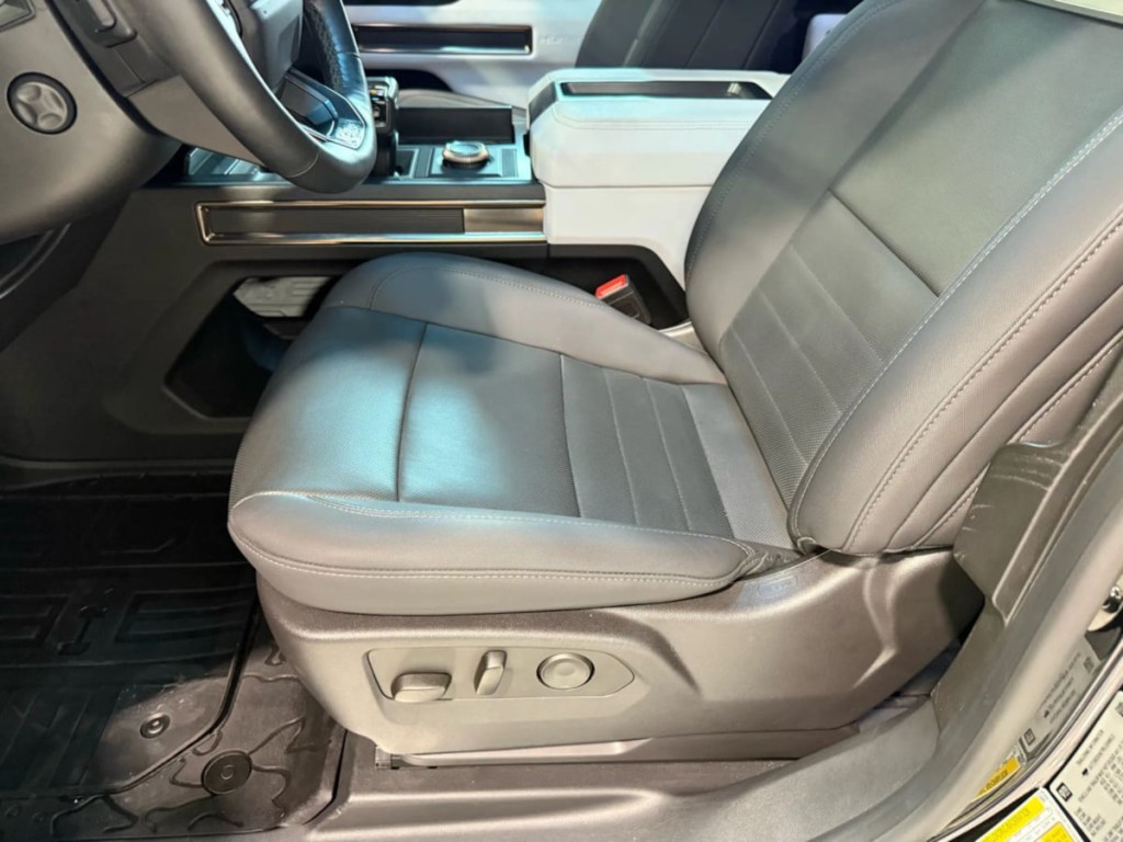 2024 GMC HUMMER EV Pickup Image 25