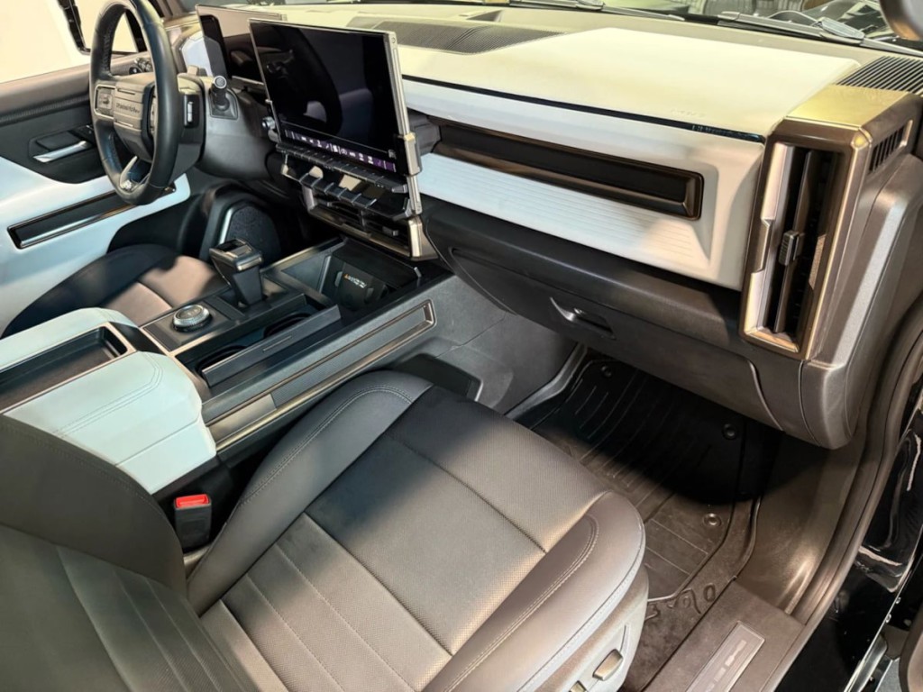 2024 GMC HUMMER EV Pickup Image 31