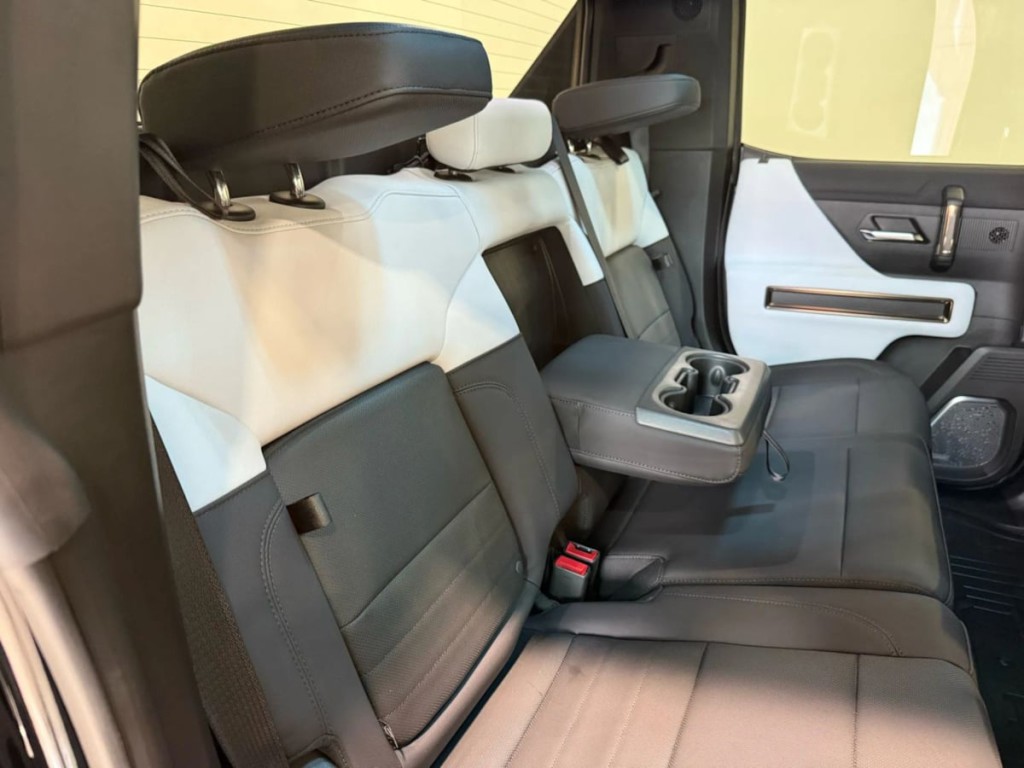 2024 GMC HUMMER EV Pickup Image 36