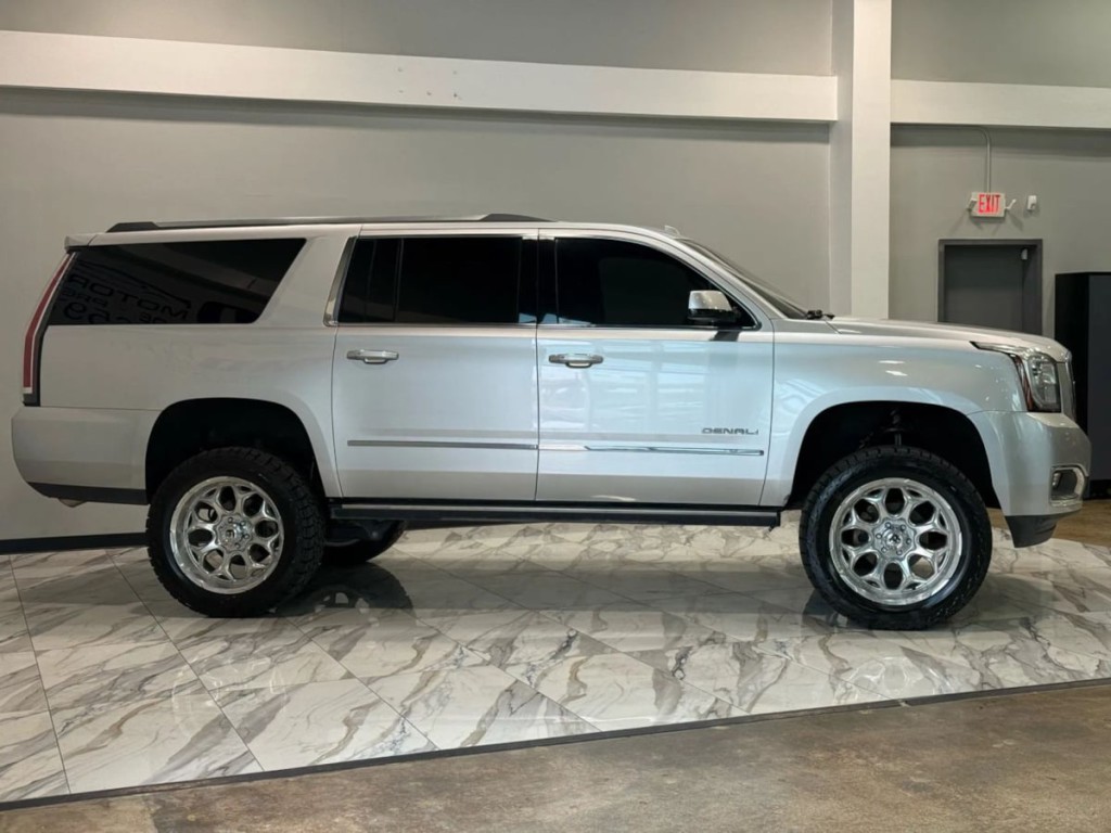 2017 GMC Yukon Image 5