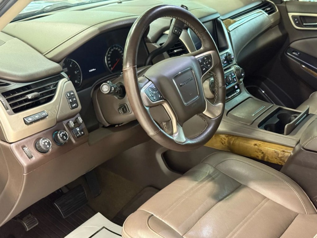 2017 GMC Yukon Image 12