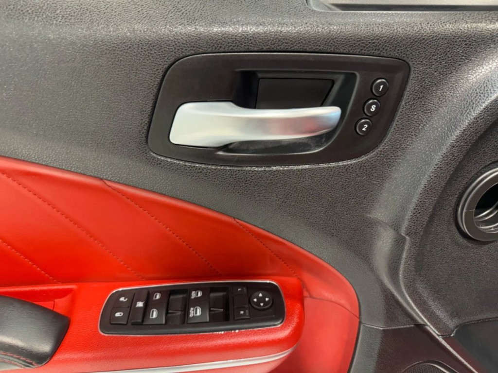 2016 Dodge Charger Image 10