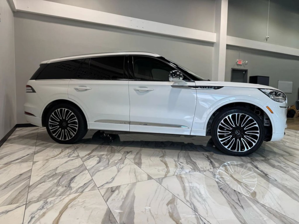 2021 Lincoln Aviator Image 5