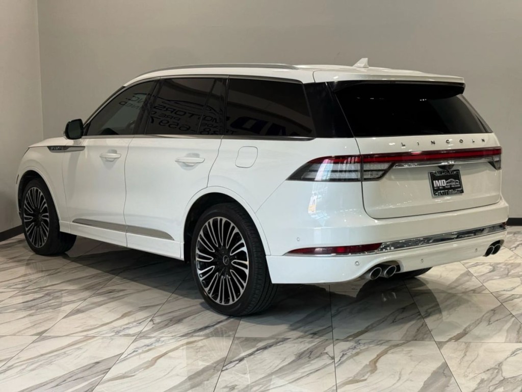 2021 Lincoln Aviator Image 8