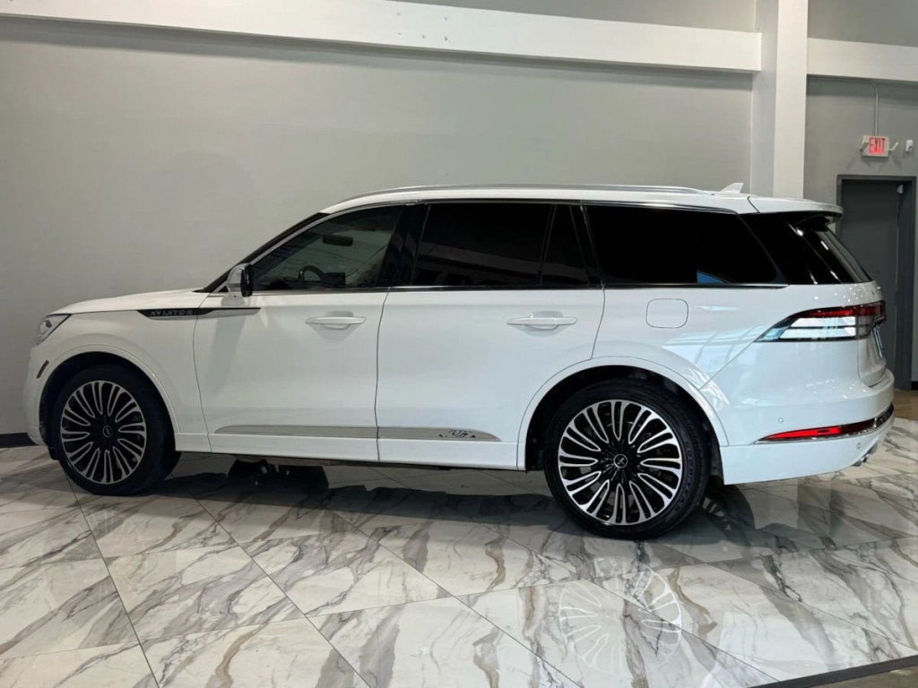 2021 Lincoln Aviator Image 9
