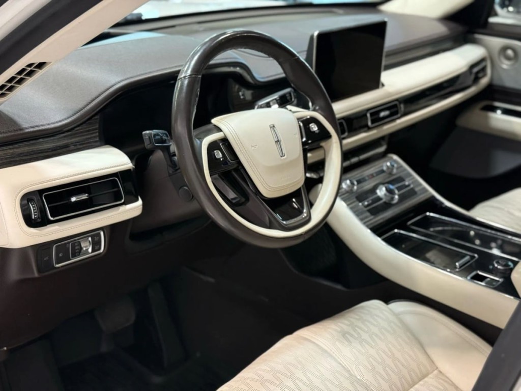 2021 Lincoln Aviator Image 14