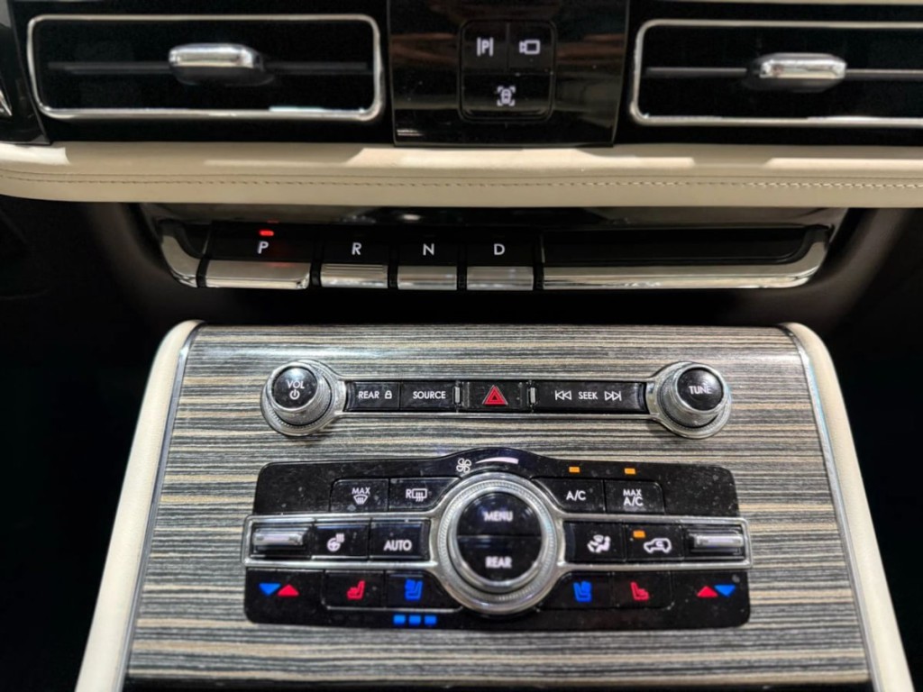 2021 Lincoln Aviator Image 18