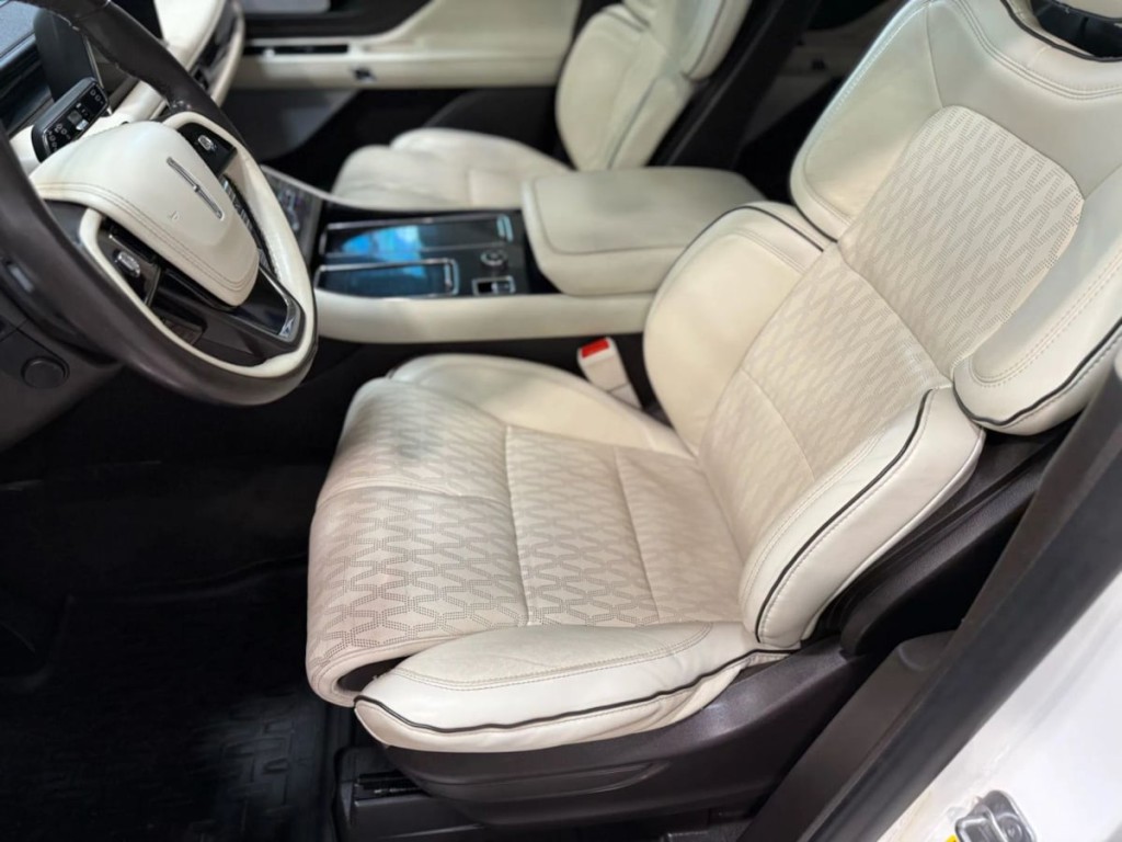 2021 Lincoln Aviator Image 24