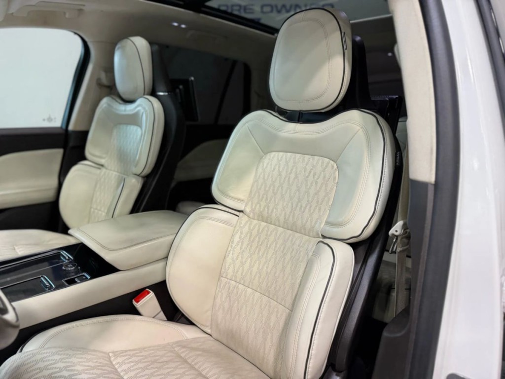 2021 Lincoln Aviator Image 25