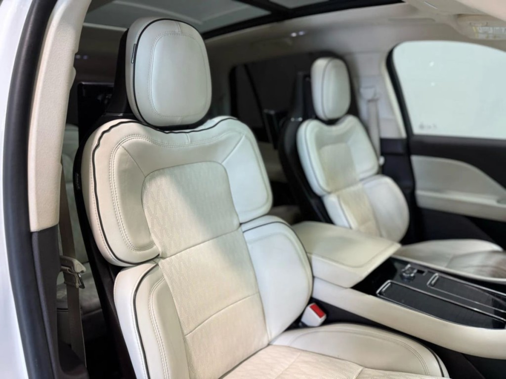 2021 Lincoln Aviator Image 31